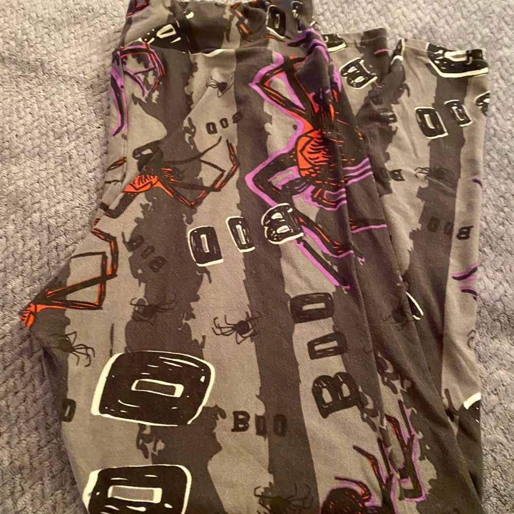 Lularoe halloween leggings, TC2 - tall and curvy 2, super fun and scary print